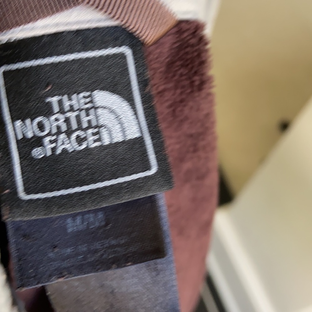The. North Face Girls Jacket - Picture 11 of 15